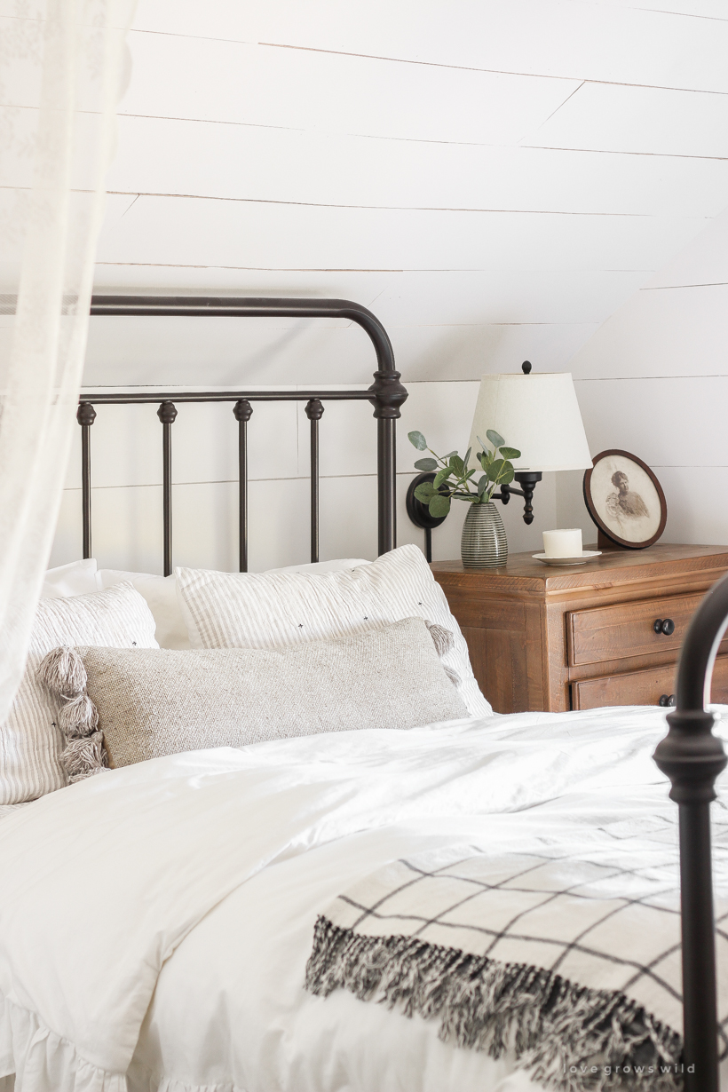 Home and lifestyle blogger Liz Fourez decorates a beautiful farmhouse bedroom for fall