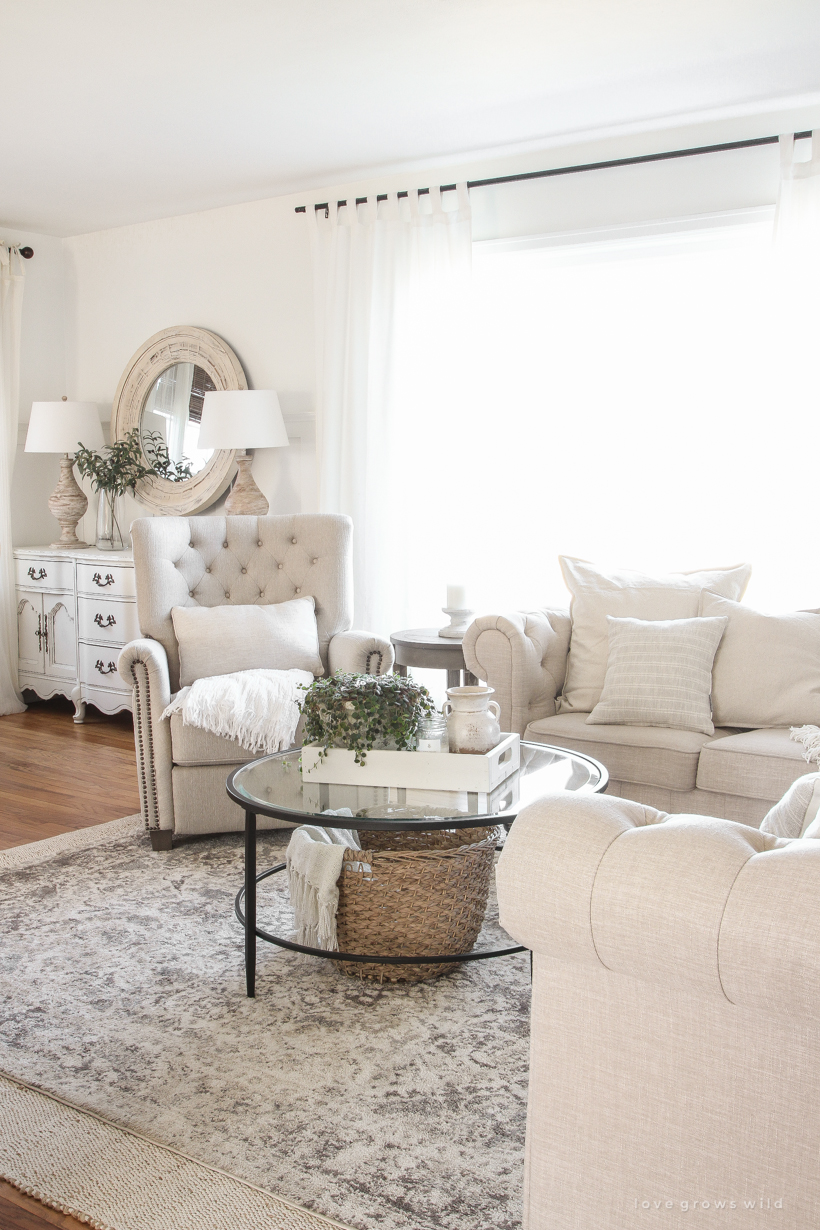 Take a tour of this beautiful newly updated living and dining room in blogger Liz Fourez's Indiana farmhouse.