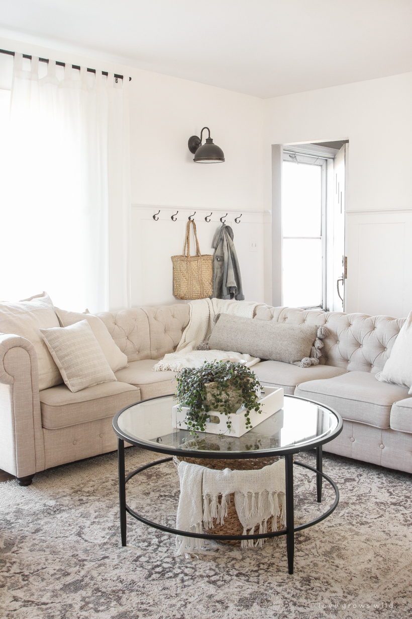 Take a tour of this beautiful newly updated living and dining room in blogger Liz Fourez's Indiana farmhouse.