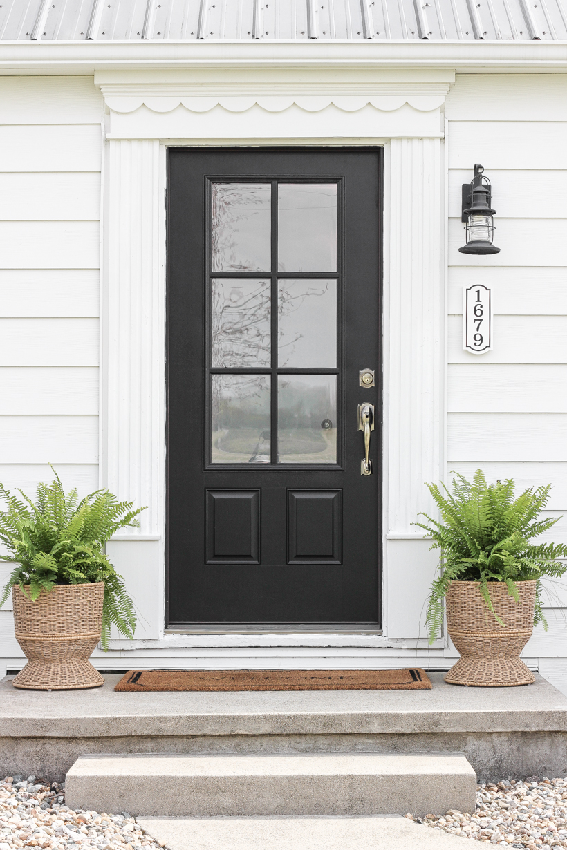 A simple, but stunning front porch makeover from home blogger Liz Fourez of LoveGrowsWild.com