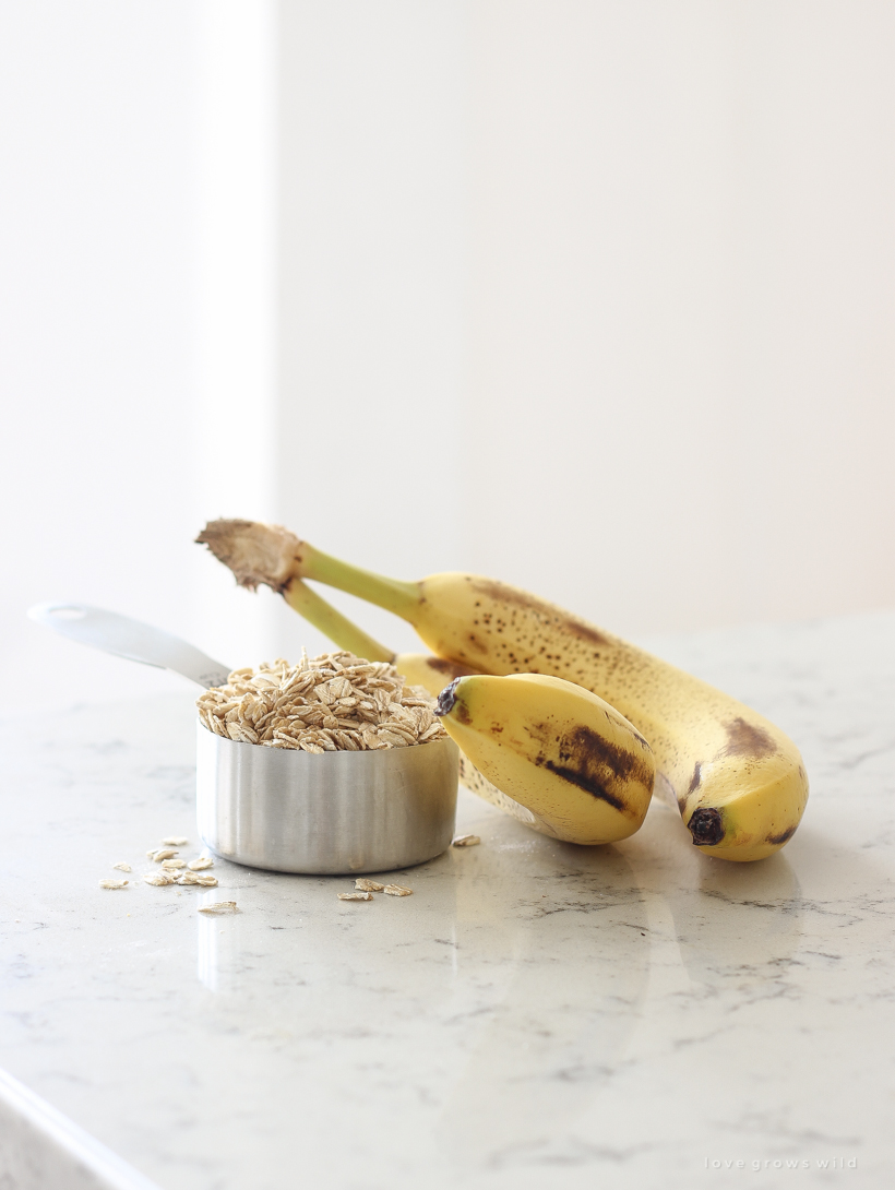 This Peanut Butter Banana Baked Oatmeal is a great healthy breakfast idea that is both easy to make and very filling! Perfect to prep ahead and reheat on busy mornings! Get the recipe at LoveGrowsWild.com