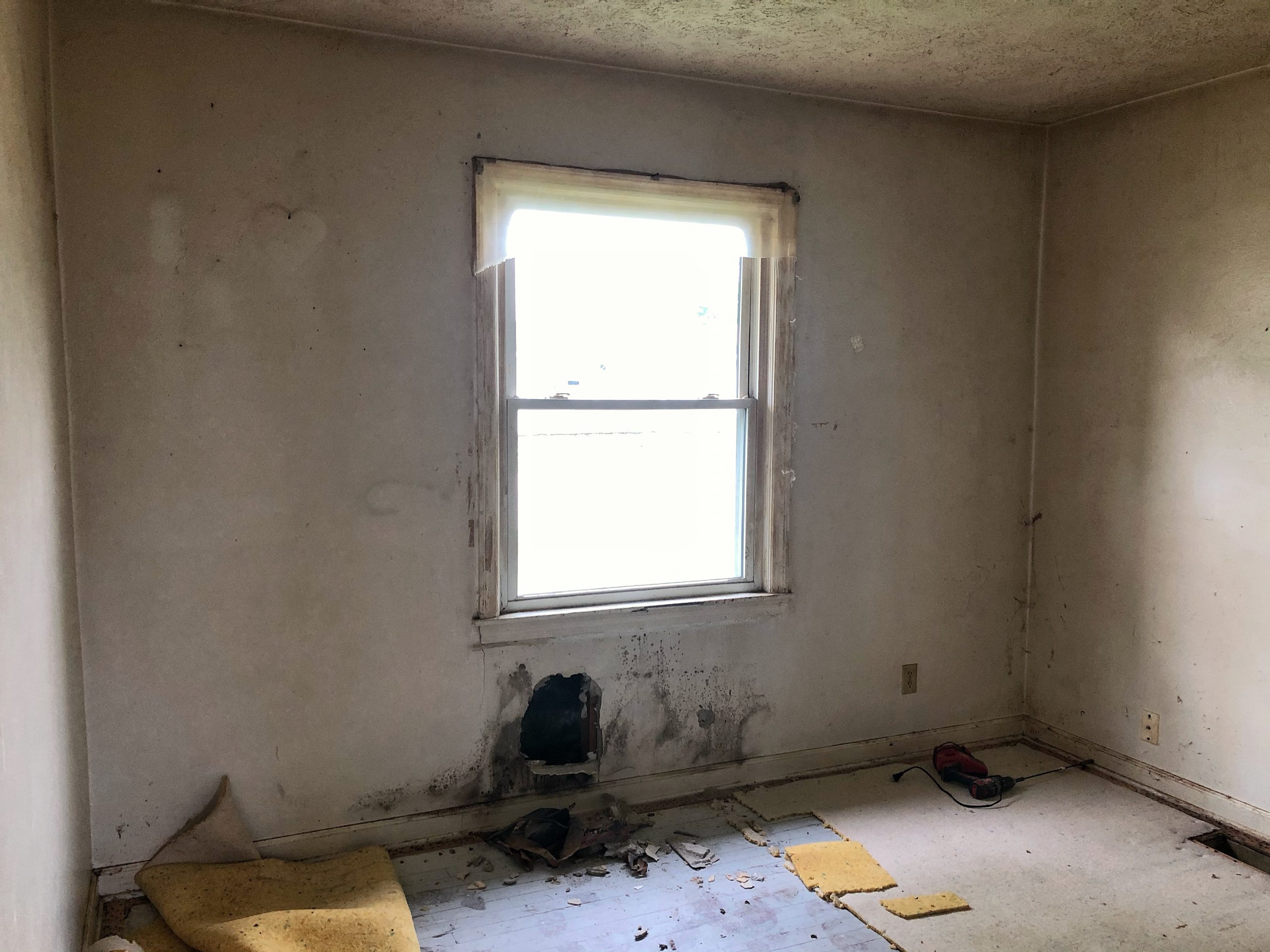 A new house remodel project you won't want to miss! Come see the before photos and our plans for this cute, little flip!