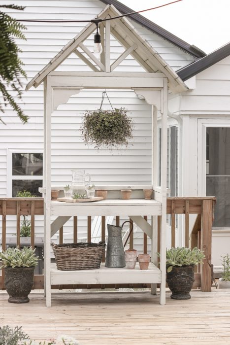 Building plans for a beautiful DIY potting bench and simple, easy ideas for styling