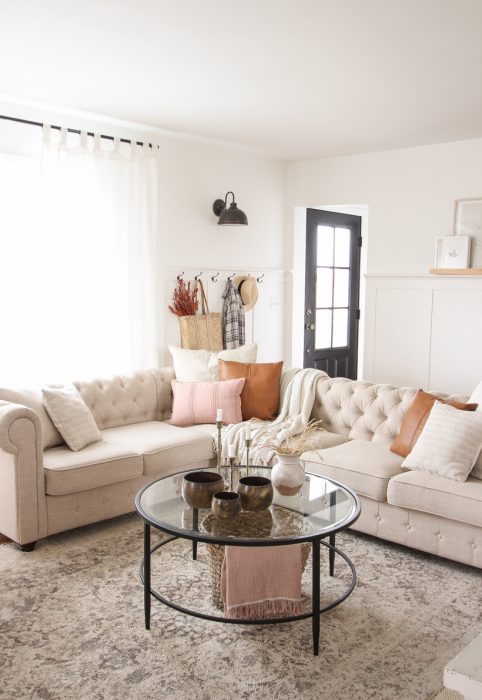 Home blogger and interior decorator Liz Fourez shares warm, subtle touches of fall in her living room