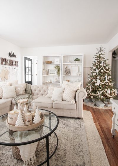 Christmas Living Room 2020 - Love Grows Wild