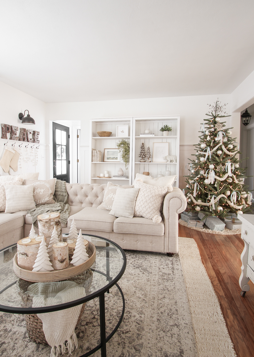 Interior decorator and home blogger Liz Fourez shares her beautiful Christmas tree and living room