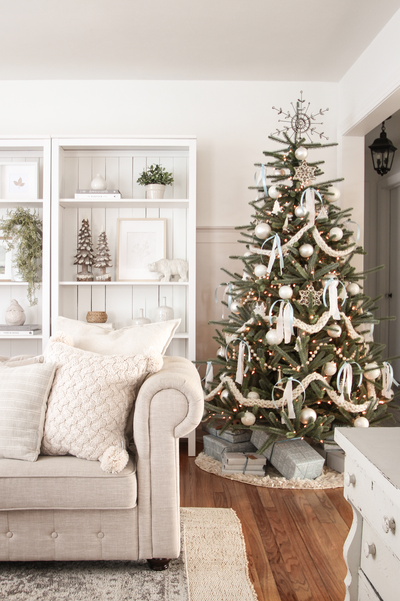 Interior decorator and home blogger Liz Fourez shares her beautiful Christmas tree and living room