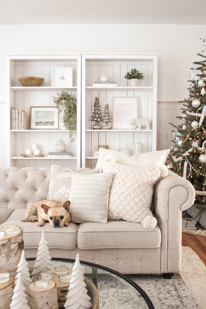 Interior decorator and home blogger Liz Fourez shares her beautiful Christmas tree and living room