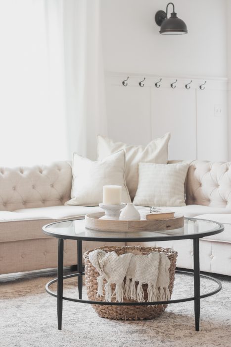 The easiest way to keep your home free of clutter and tidy! Learn more about this helpful tip from home blogger and interior decorator Liz Fourez.