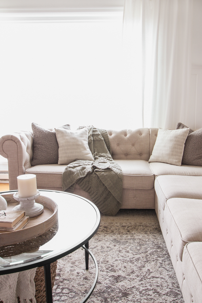 The Simple Pillow Formula for Your Sofa! Unsure how many, what size, and what kind of pillows should go on your sofa? Check out my simple formula for a perfectly styled sofa!