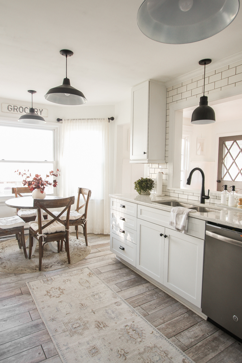 WASHABLE rugs! Home blogger and interior decorator Liz Fourez tests out a washable rug in her kitchen. 