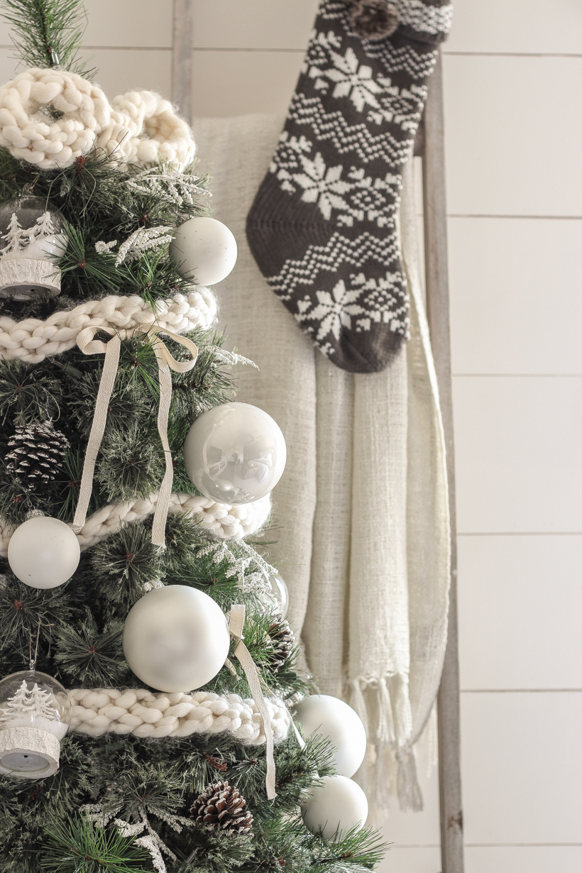 Home blogger and interior decorator Liz Fourez shares a bedroom refresh for Christmas