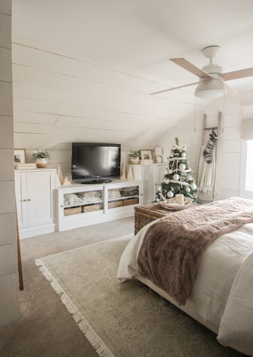 Home blogger and interior decorator Liz Fourez shares a bedroom refresh for Christmas