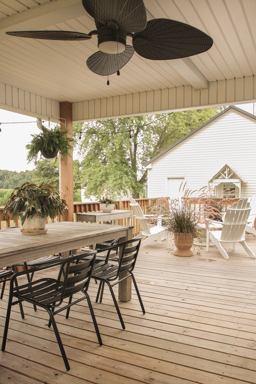 The perfect space for outdoor entertaining from the home of interior decorator Liz Fourez of lovegrowswild.com