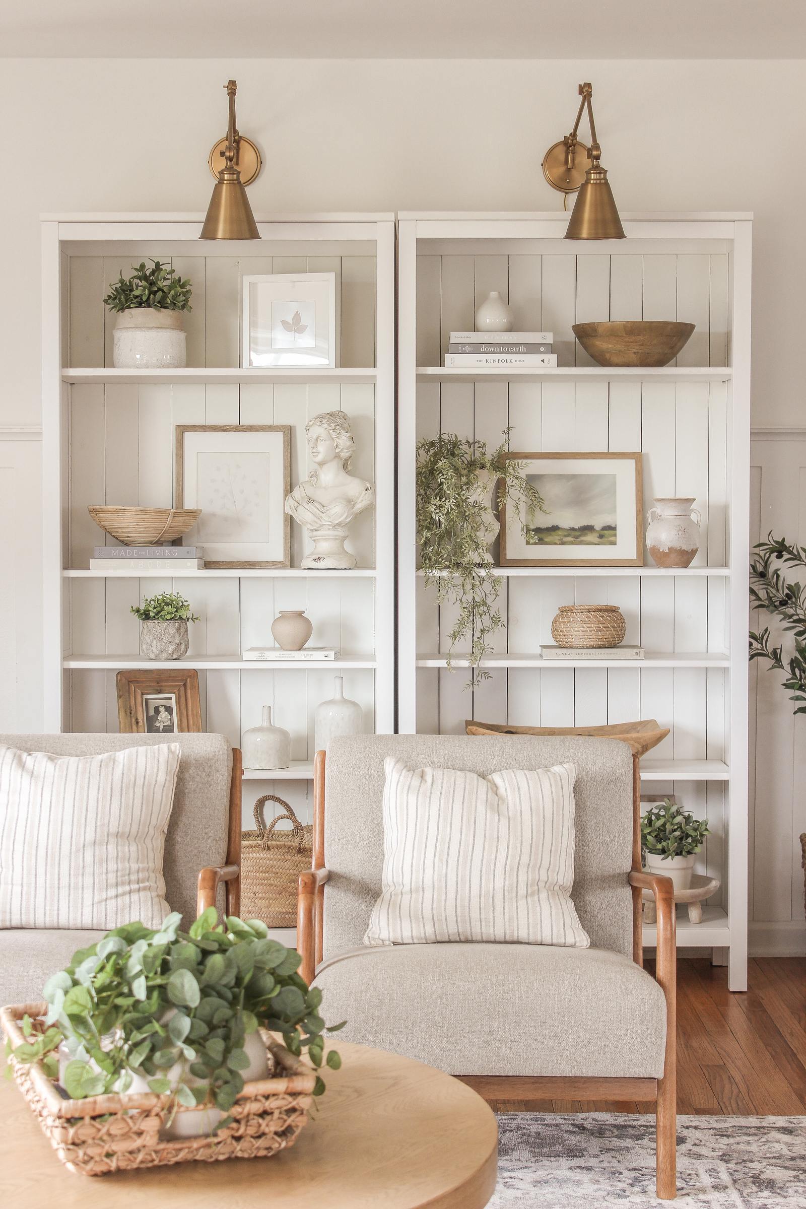 beautiful cozy neutral living room