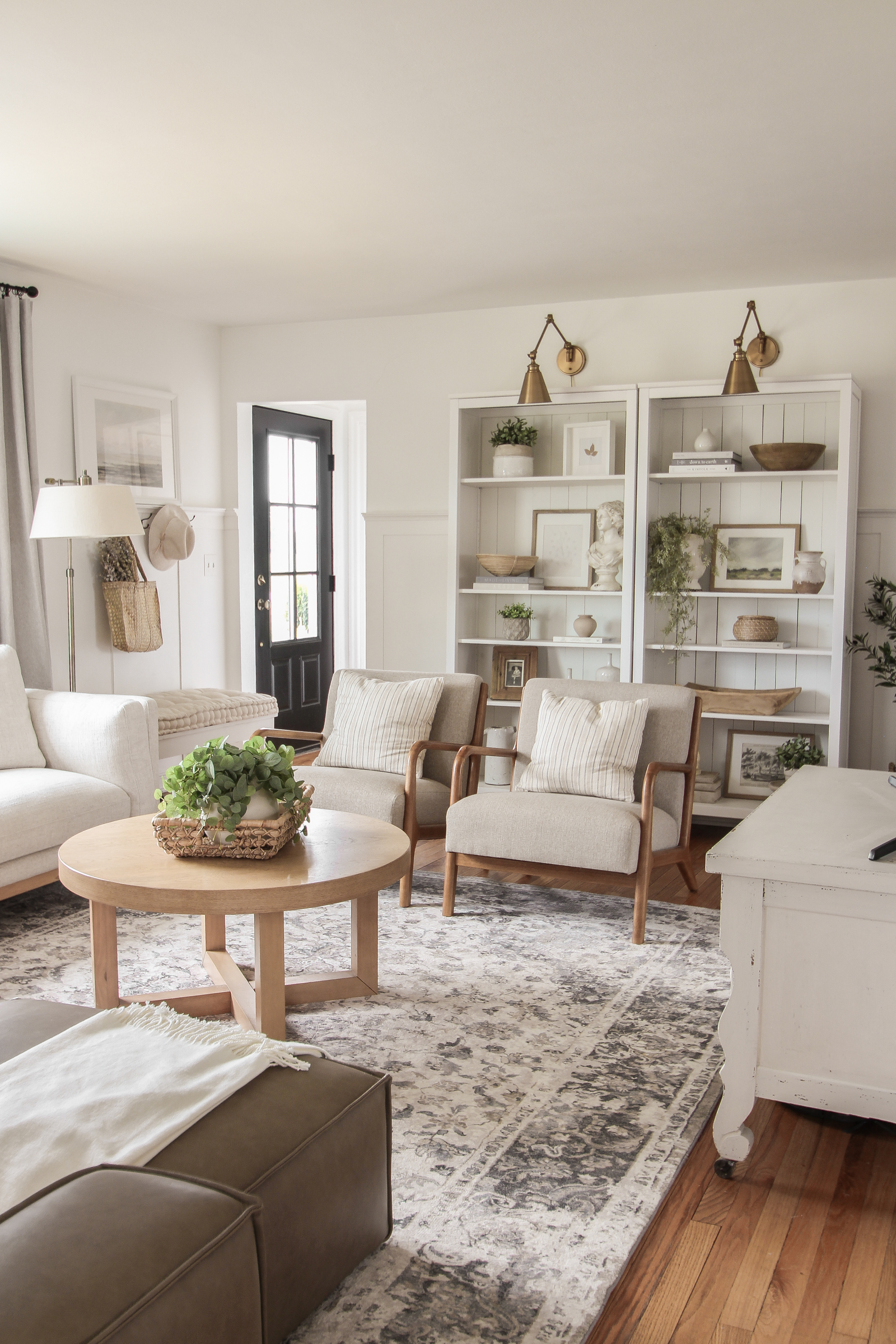 beautiful cozy neutral living room