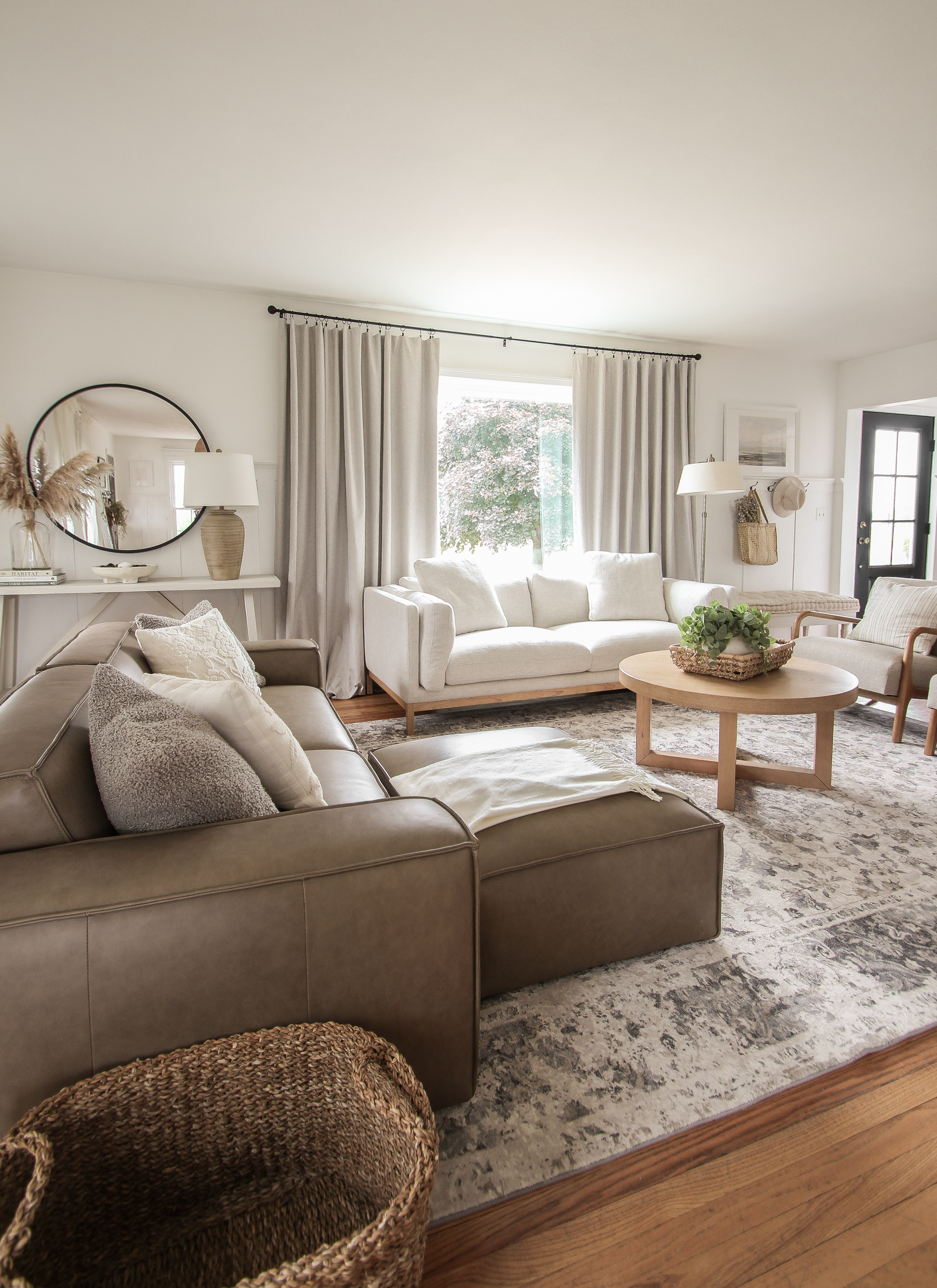 beautiful cozy neutral living room