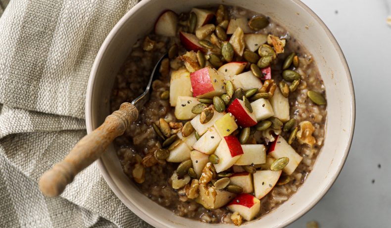 Cinnamon Apple Oatmeal Bowl